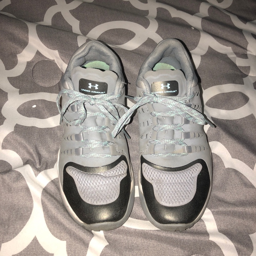 under armor tennis shoes